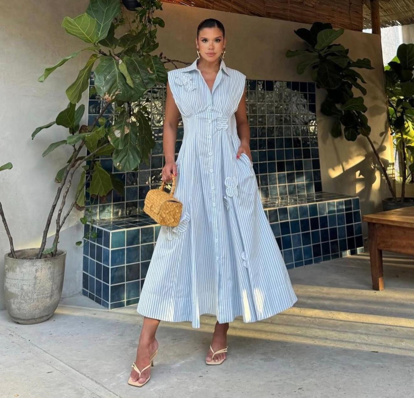 Robe longue sans manche à rayures